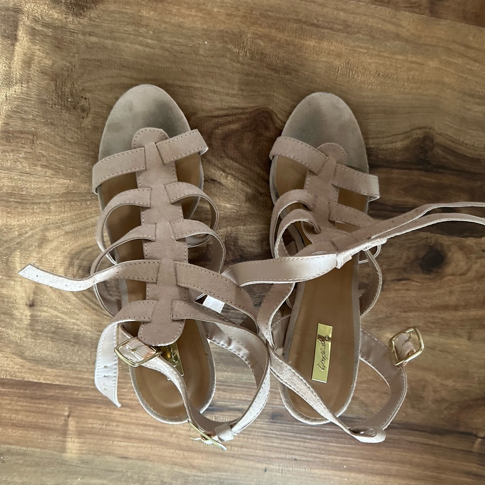 Vince Camuto Women's Beige Strappy Sandals